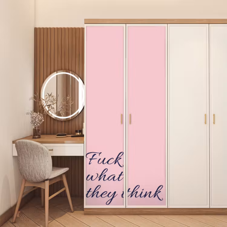 Fuck what they think - Roze - Minimalistisch deurposter klein -sfeer3