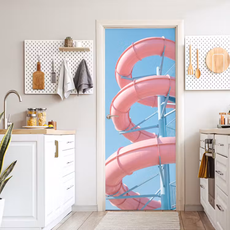 Glijbaan - Waterpark - Spiraal - Modern - Roze deurposter klein -sfeer5