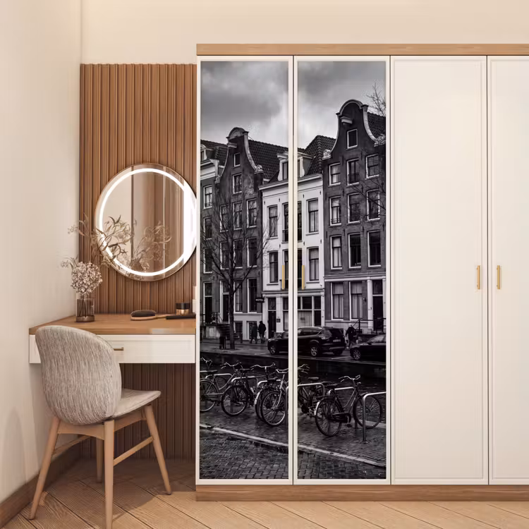 Huis - Gracht - Amsterdam - Architectuur - Zwart-wit deurposter klein -sfeer3
