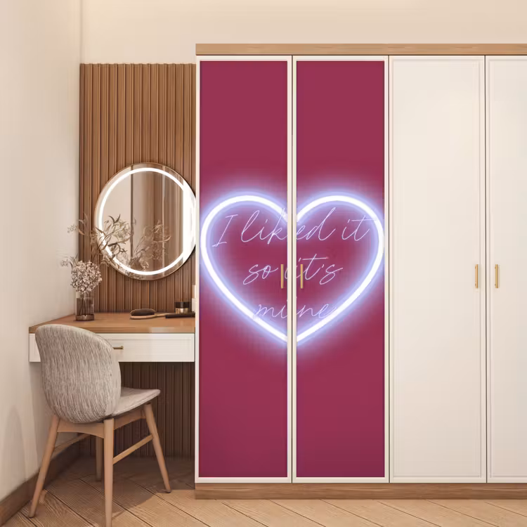 I liked it so it's mine - Neon hart - Roze deurposter klein -sfeer3
