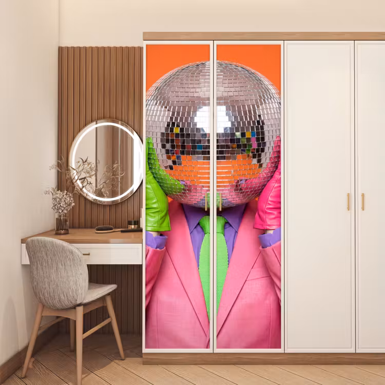 Kunst - Disco bal - Kleurrijk - Modern - Studio deurposter klein -sfeer3