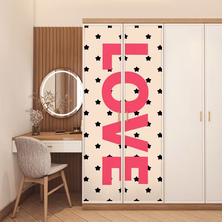 Love - Stippen - Roze deurposter klein -sfeer3