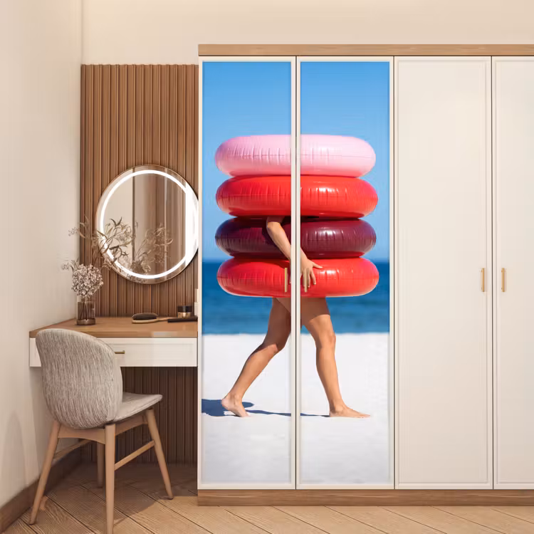 Mensen - Strand - Zomer - Recreatie - Kleurrijk deurposter klein -sfeer3