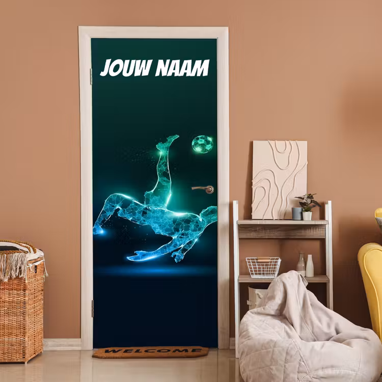 Futuristische voetballer en bal met de tekst “Deze kamer is van: jouw naam”. deurposter klein -sfeer1