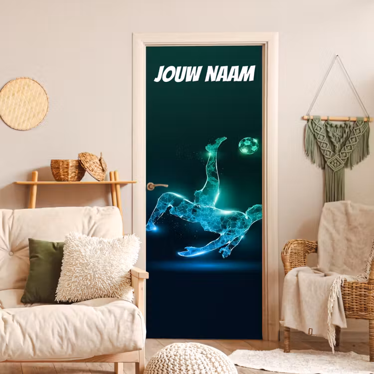 Futuristische voetballer en bal met de tekst “Deze kamer is van: jouw naam”. deurposter klein -sfeer2