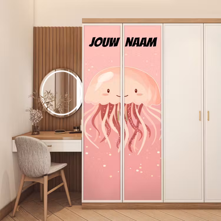 Schattige kwal in roze tinten met de tekst “Deze kamer is van: jouw naam”. deurposter klein -sfeer3