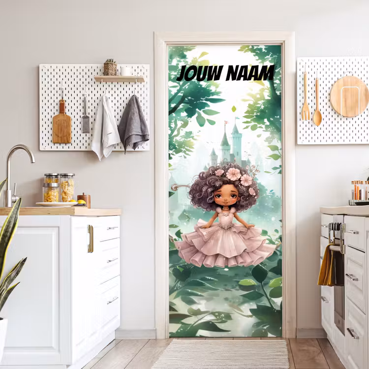 Sprookjesachtig meisje in jurk met bloemen en de tekst “Deze kamer is van: jouw naam”. deurposter klein -sfeer5