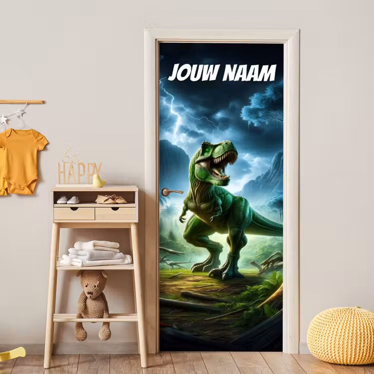 Stoere T-rex in jungle met bliksem en de tekst “Deze kamer is van: jouw naam”. deurposter klein -sfeer4