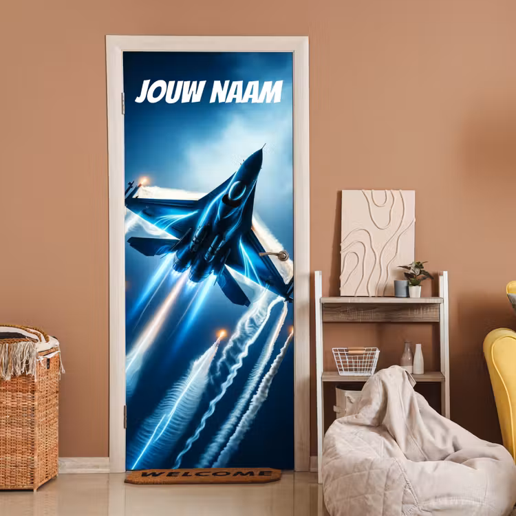 Straaljager met lichtsporen en raketten in de lucht met personaliseerbare tekst bovenaan. deurposter klein -sfeer1