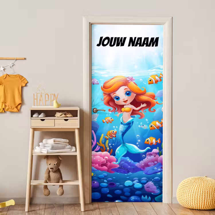 Schattige zeemeermin met vissen onder water en de tekst “Deze kamer is van: jouw naam”. deurposter klein -sfeer4