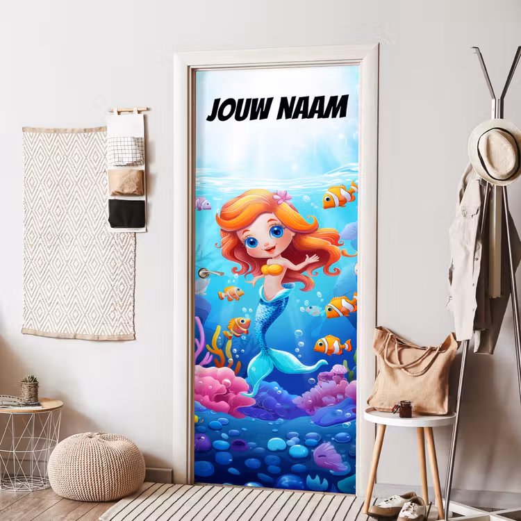 Schattige zeemeermin met vissen onder water en de tekst “Deze kamer is van: jouw naam”. deurposter klein -sfeer6