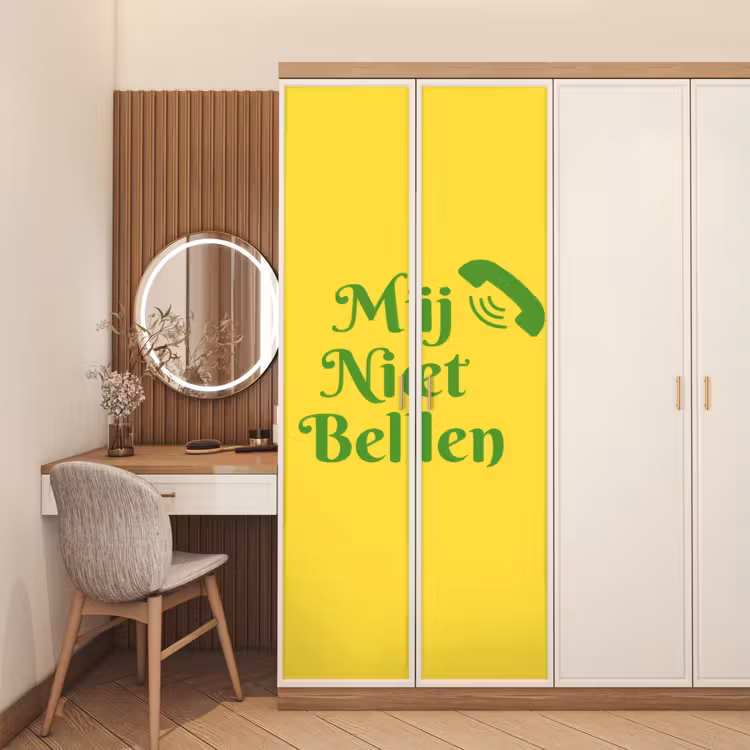 Mij niet bellen - Telefoon - Geel deurposter klein -sfeer3