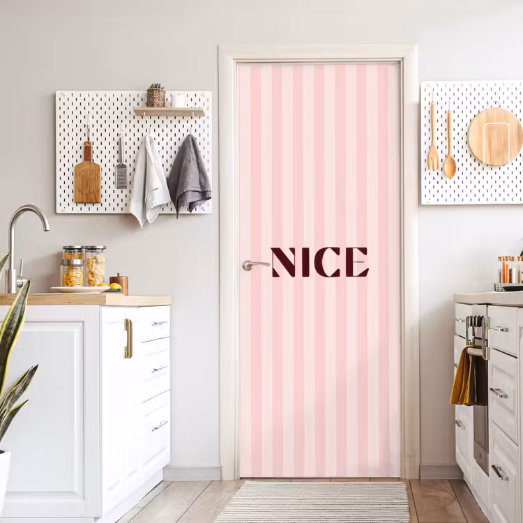 Nice - Strepen - Roze deurposter klein -sfeer5