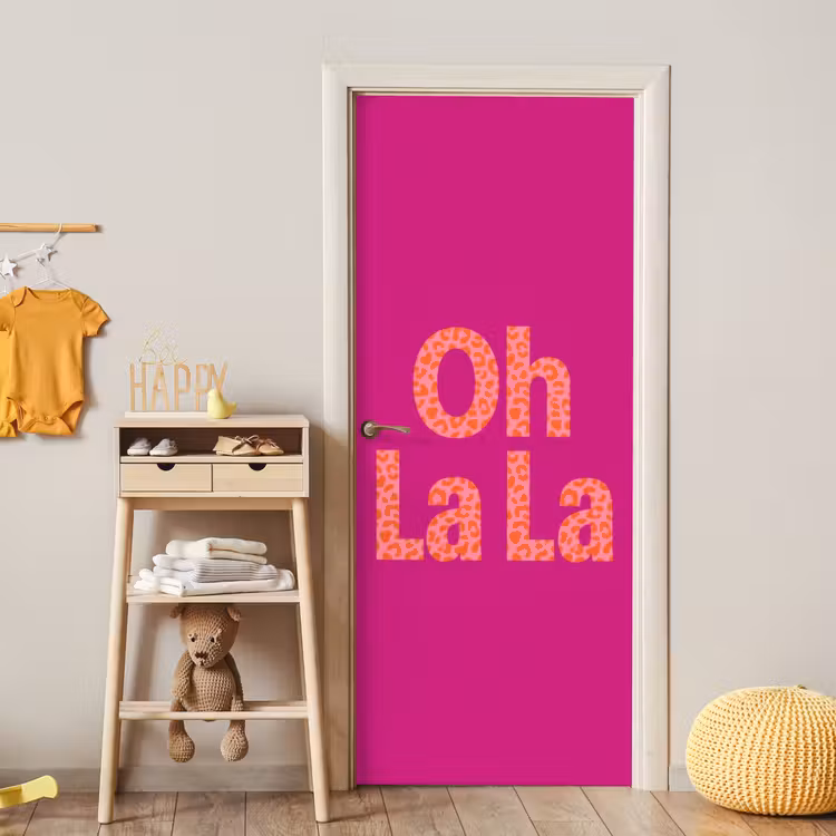 Oh la la - Luipaardprint - Roze deurposter klein -sfeer4