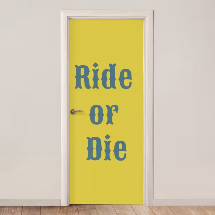 Ride or die - Geel - Blauw deurposter klein -3d_beige