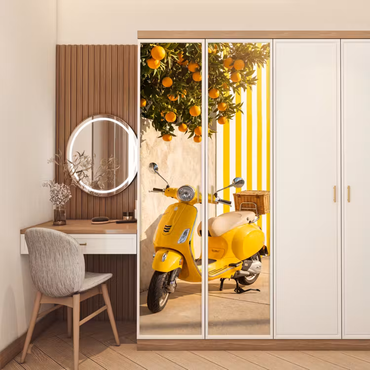 Scooter - Natuur - Zomer - Geel - Mediterraan deurposter klein -sfeer3