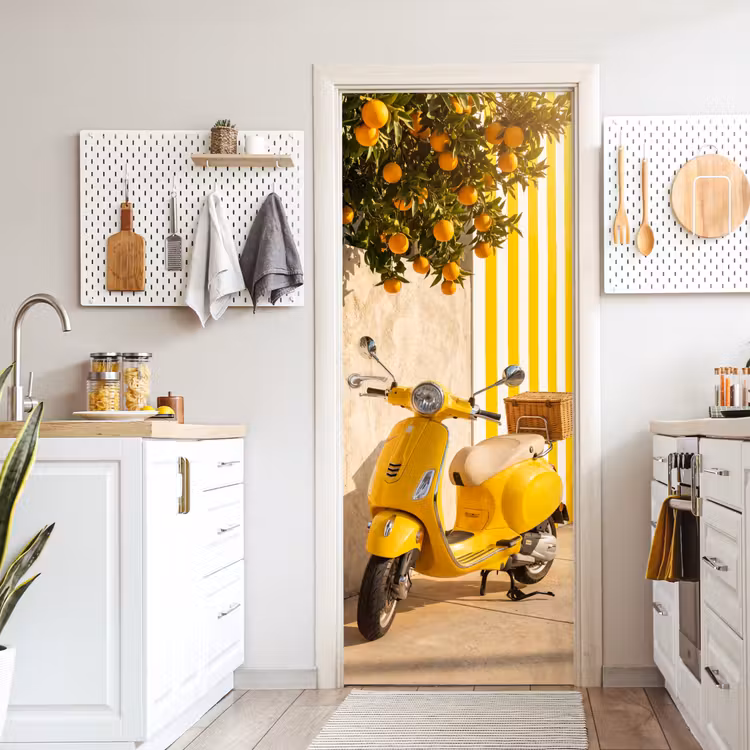 Scooter - Natuur - Zomer - Geel - Mediterraan deurposter klein -sfeer5