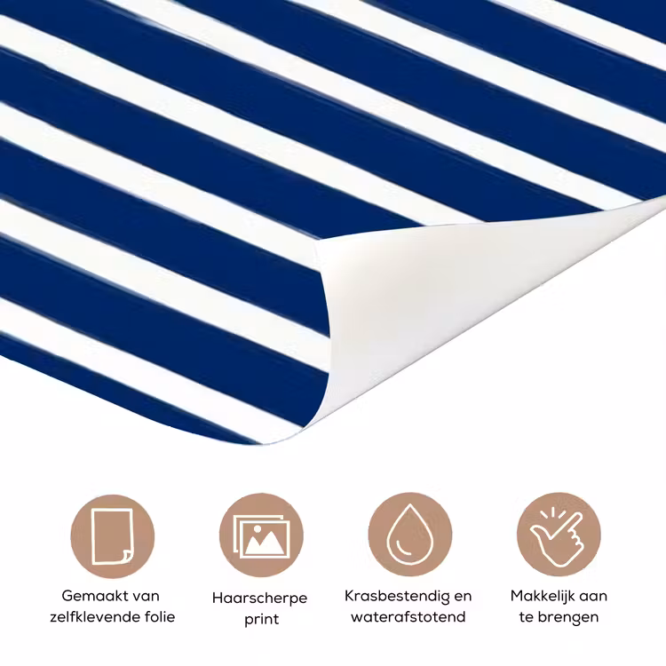 Shorts - Waslijn - Zomer - Illustratie - Rood deurposter klein -closeup_NL
