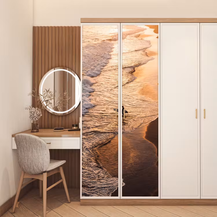 Surfer - Strand - Zonsondergang - Oceaan - Goud deurposter klein -sfeer3