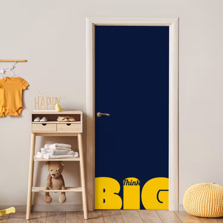 Think big - Blauw - Geel deurposter klein -sfeer4
