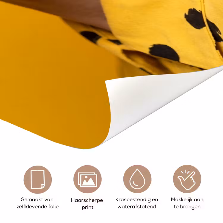 Vrouw - Portret - Abstract - Kleurrijk - Geel deurposter klein -closeup_NL
