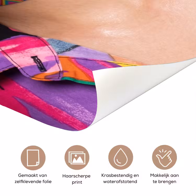 Vrouw - Portret - Make-up - Paars - Levendig deurposter klein -closeup_NL