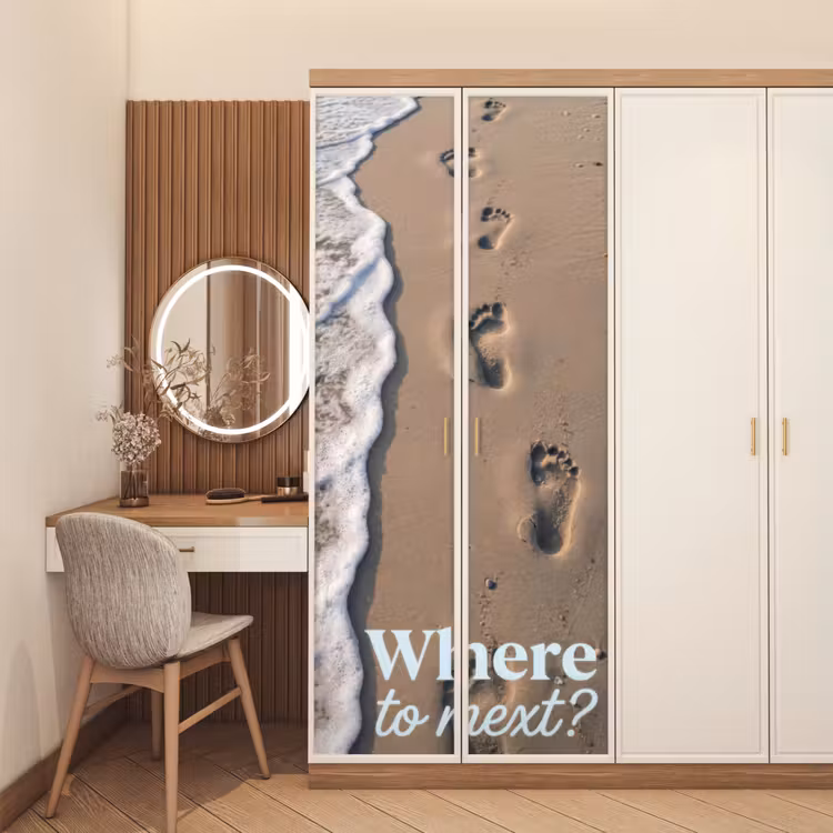 Where to next - Strand - Voetstappen deurposter klein -sfeer3