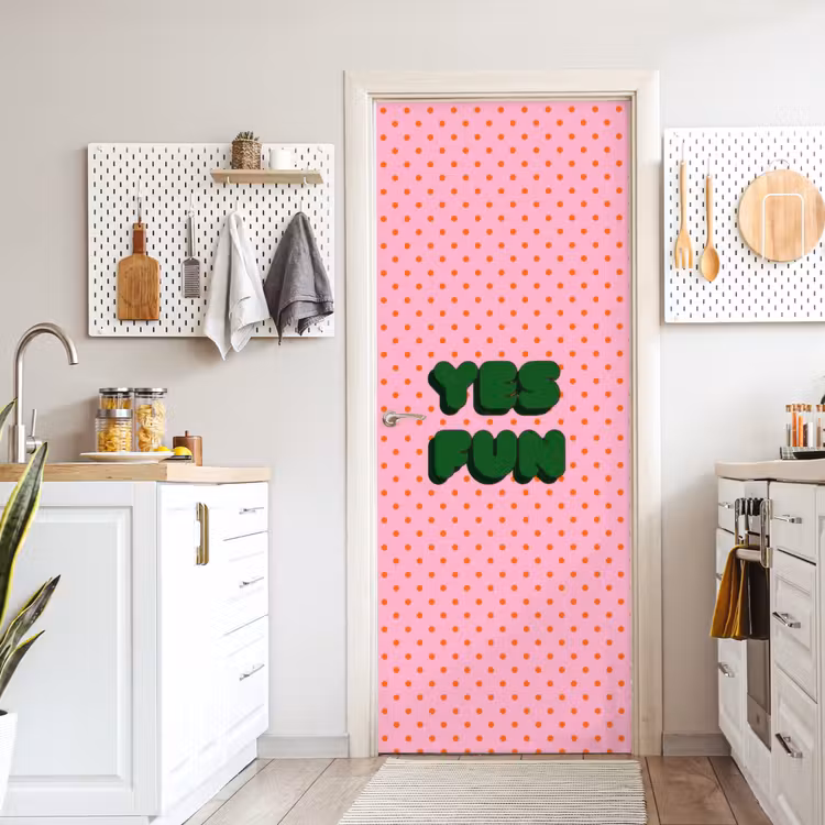 Yes fun - Groen - Roze - Stippen deurposter klein -sfeer5