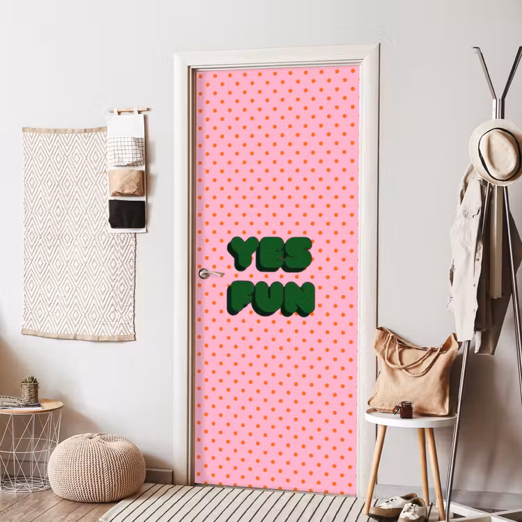 Yes fun - Groen - Roze - Stippen deurposter klein -sfeer6