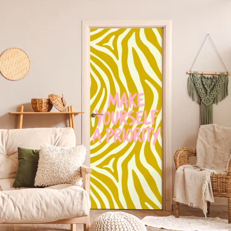 Zebraprint - Priority - Roze deurposter klein -sfeer2