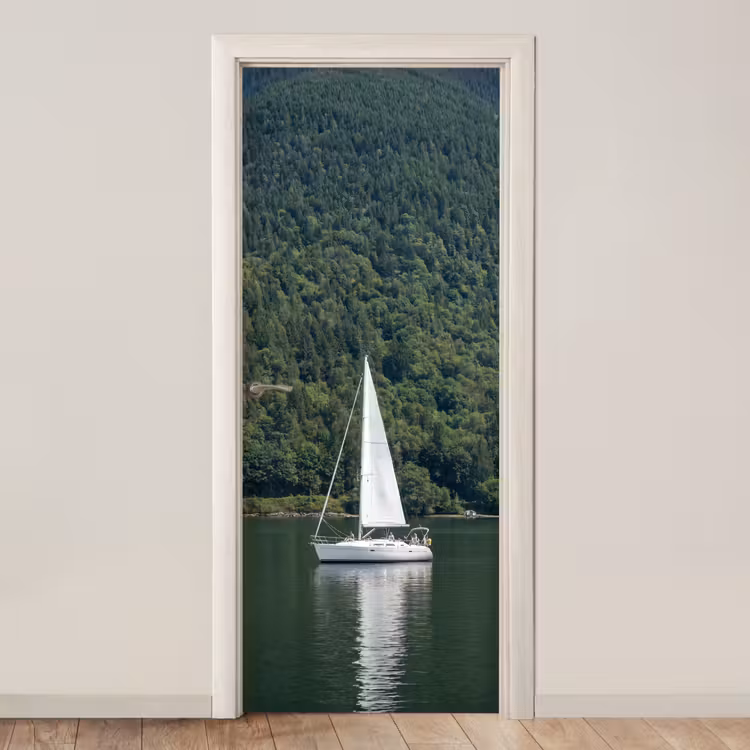 Zeilboot - Water - Bergen - Natuur - Groen deurposter klein -3d_beige