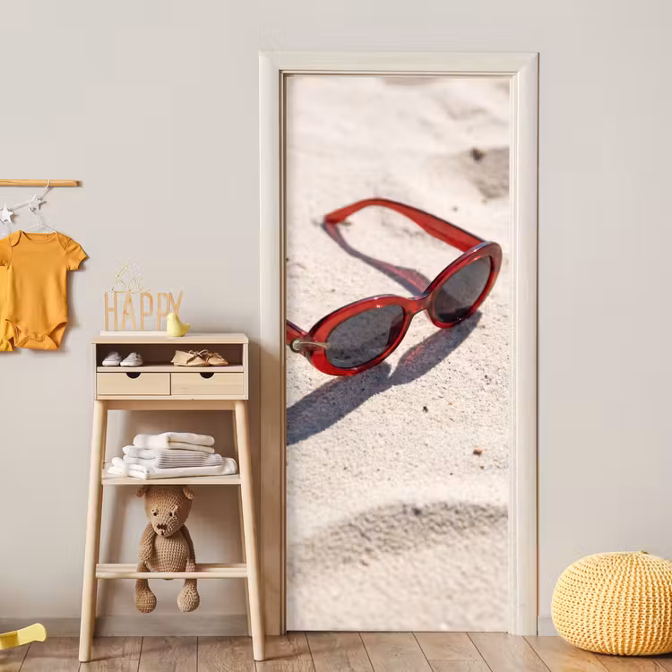 Zonnebril - Strand - Vakantie - Rood deurposter klein -sfeer4