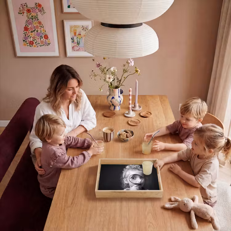 Kind - Vergrootglas - Portret - Zwart-wit Dienblad Rechthoek middel -sfeer4