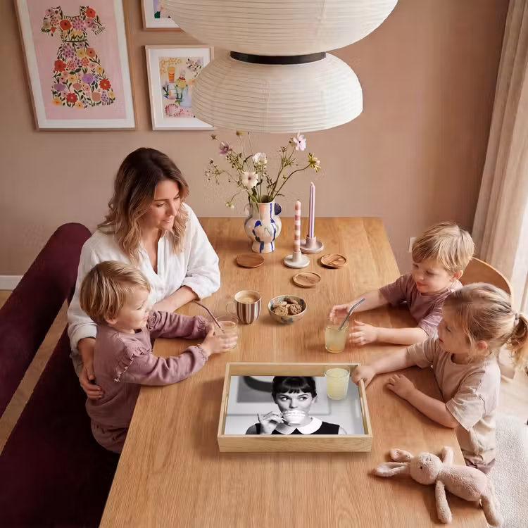 Portret - Thee - Vrouw Dienblad Rechthoek middel -sfeer4