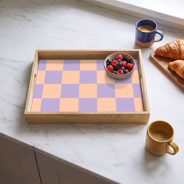 Schaakbord patroon - Paars - Roze - Blokjes Dienblad Rechthoek middel -sfeer2