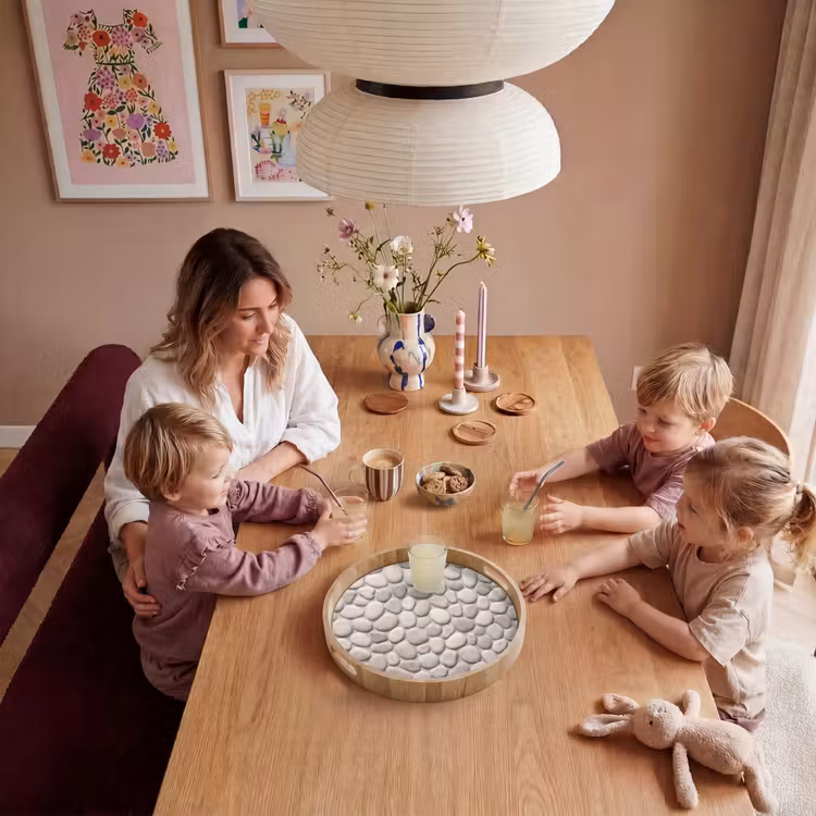 Steen - Kiezel - Natuur - Minimalistisch - Beige Dienblad Rond middel -sfeer4