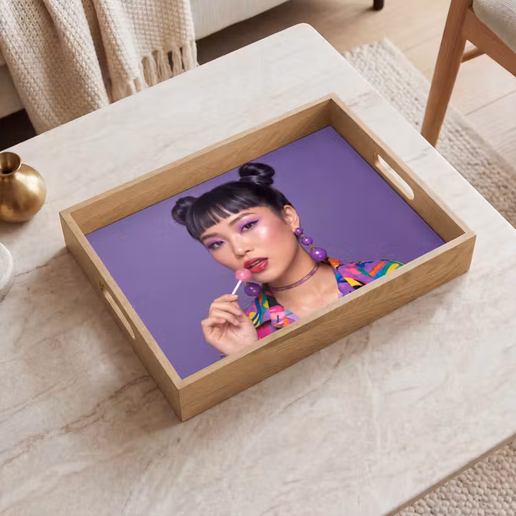 Vrouw - Portret - Make-up - Paars - Levendig Dienblad Rechthoek middel -sfeer1