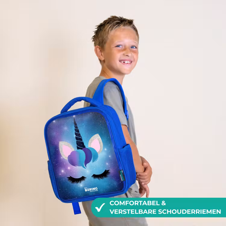 Eenhoorn op een sterrenhemel achtergrond Kinderrugzak - Blauw middel -sfeer3_NL