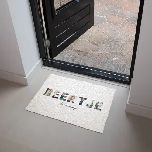 Beertje - Lettercollage Deurmat klein -sfeer5