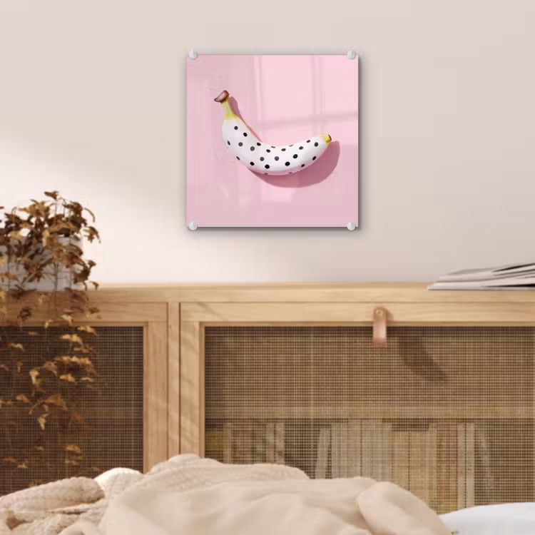 Banaan - Stippen - roze plexiglas 5mm klein -sfeer4