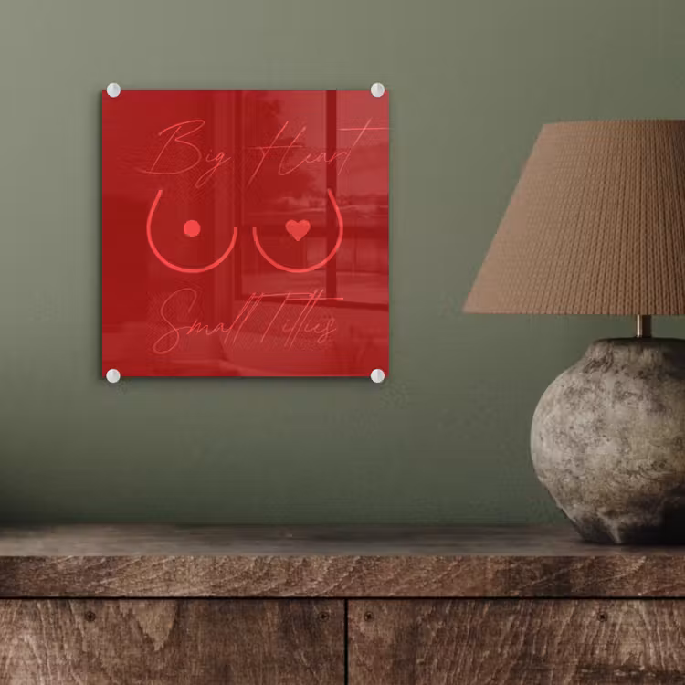 big heart small titties - Hart - Rood plexiglas 5mm klein -sfeer3