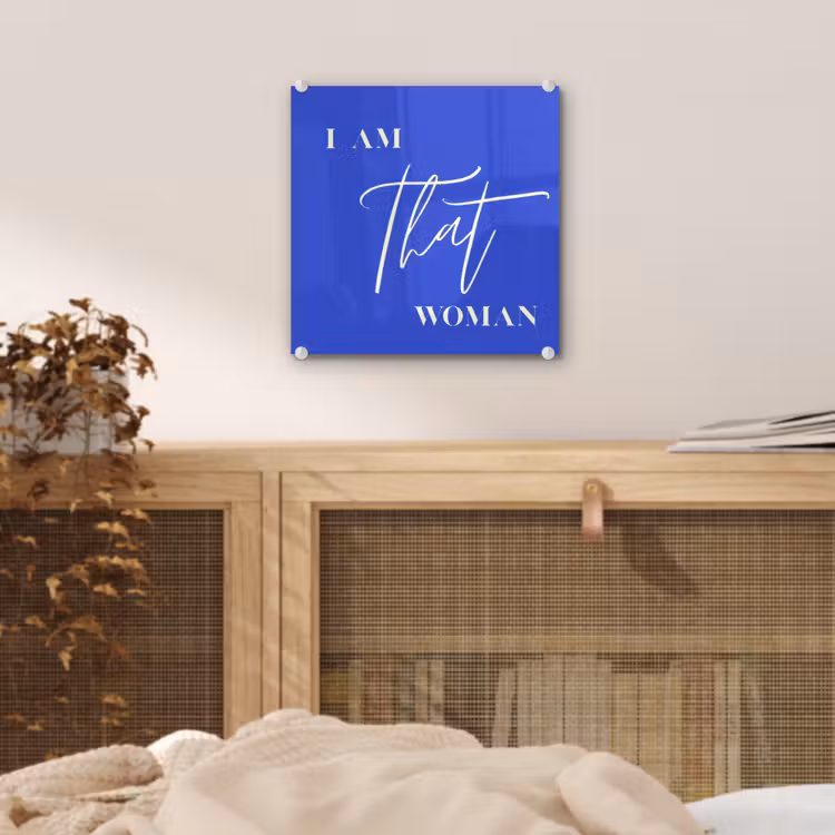 Blauw - I am that woman - Sierlijk - Minimalistisch plexiglas 5mm klein -sfeer4