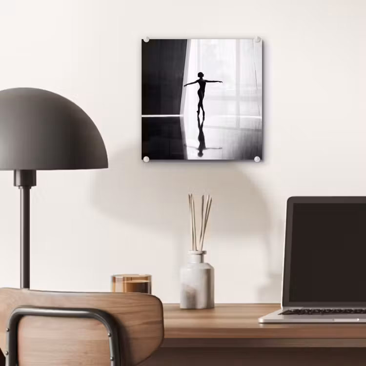 Danser - Silhouette - Kunst - Modern - Zwart-wit plexiglas 5mm klein -sfeer6