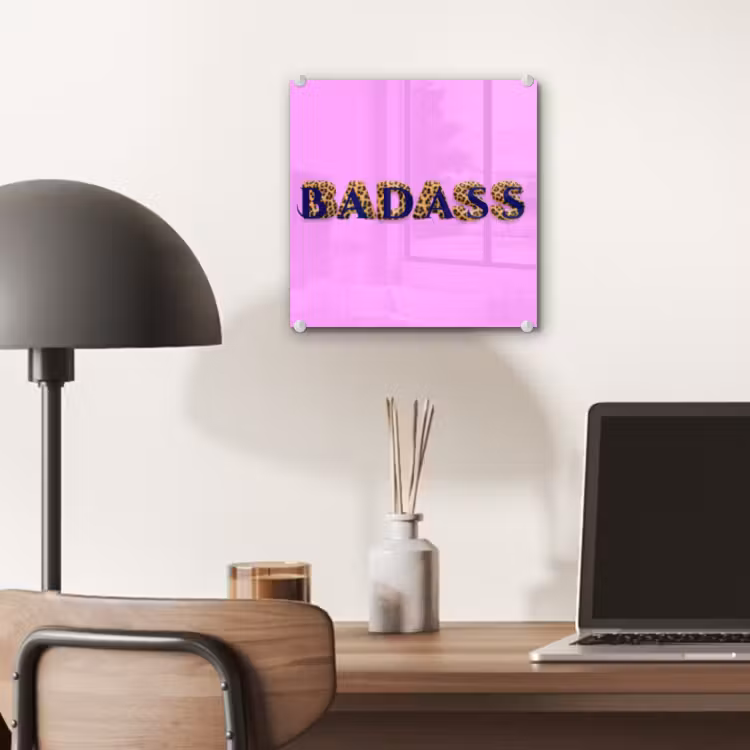 Felroze - Badass - Panterprint - Schaduw plexiglas 5mm klein -sfeer6
