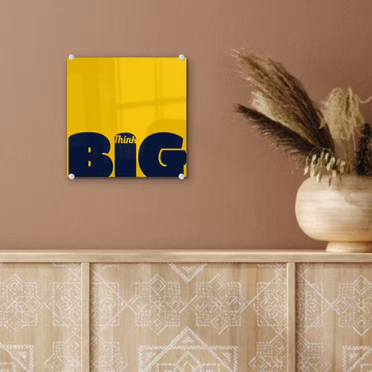 Geel - Think big - Grafisch plexiglas 5mm klein -sfeer5