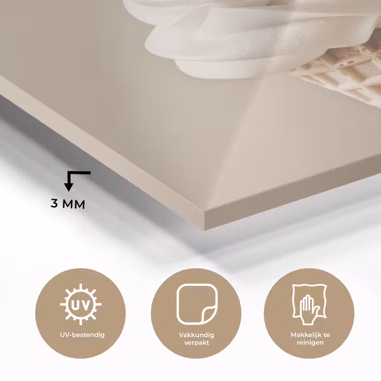 IJs - Softijs - Romig - Hoorntje - Beige plexiglas 5mm klein -sfeer2