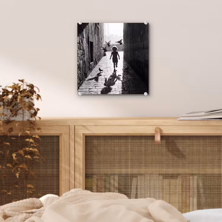 Kind - Vogel - Straat - Zwart-wit - Spelen plexiglas 5mm klein -sfeer4