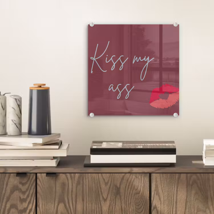 Kiss my ass - Lip - Bordeaux plexiglas 5mm klein -sfeer1