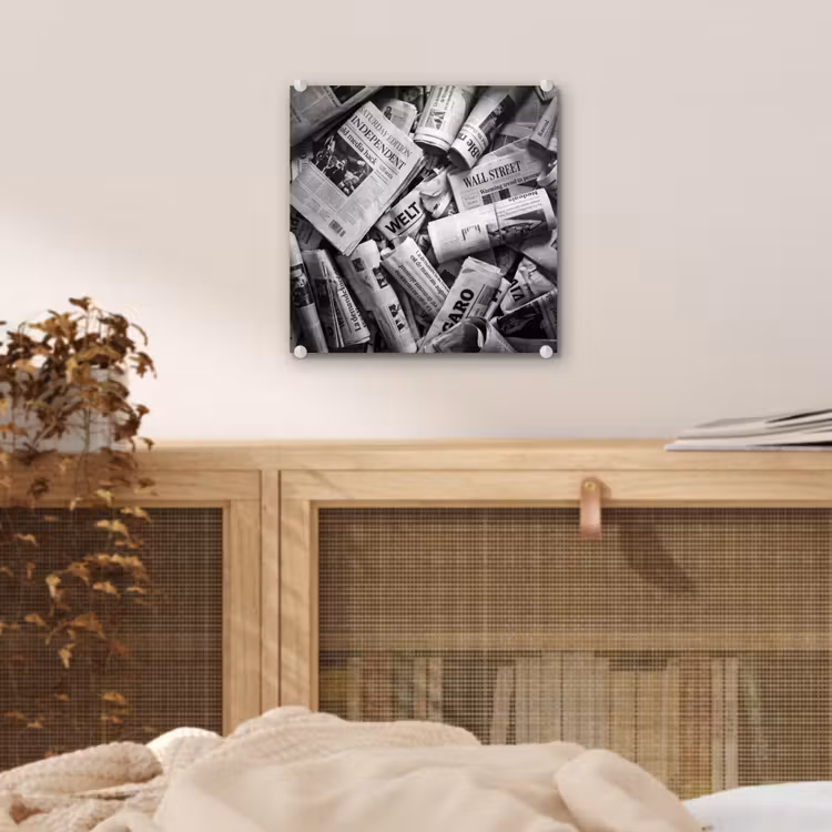 Krant - Stapel - Nieuws - Zwart-wit plexiglas 5mm klein -sfeer4