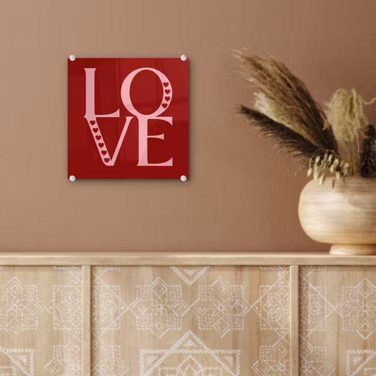 Love - Rood - Hatjes plexiglas 5mm klein -sfeer5